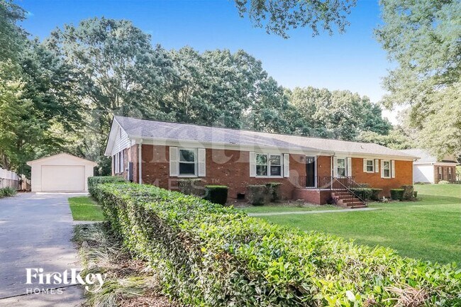 Building Photo - 120 Keowee Cir