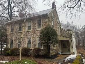 Building Photo - 3686 Lower Saucon Rd