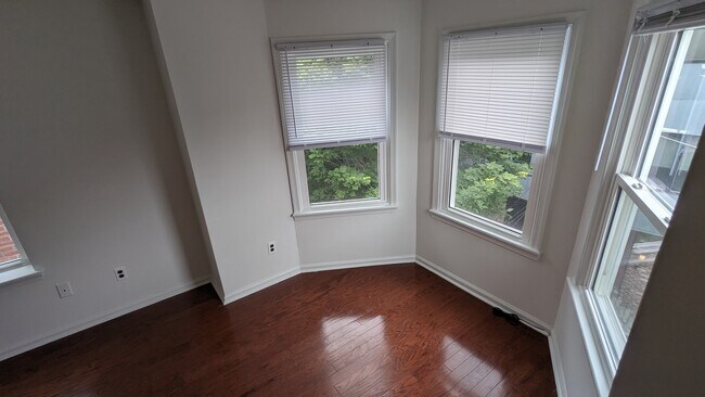 Building Photo - 724 S 16th St