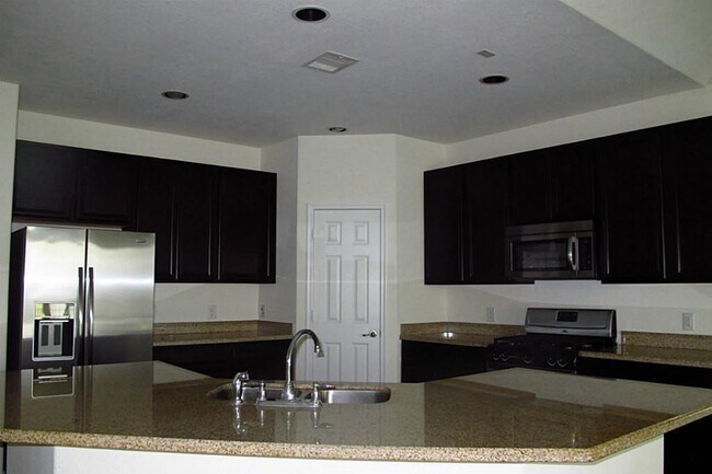 Building Photo - 9318 Water Edge Point Ln