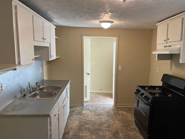 Foto del edificio - **AVAILABLE NOW**2 bedroom / 1 bathroom Duplex in Columbus, GA 31904***