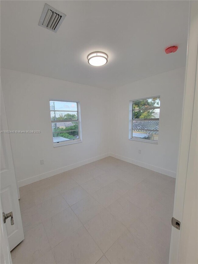 Foto del edificio - 2311 NW 14th St