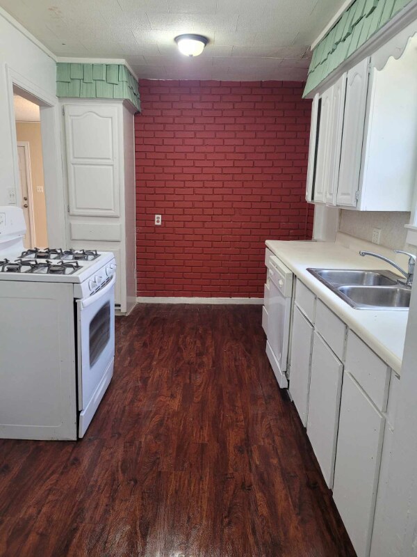 Building Photo - 1608 SW Jennings Ave