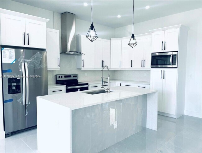 Foto del edificio - 1006 E 17th St