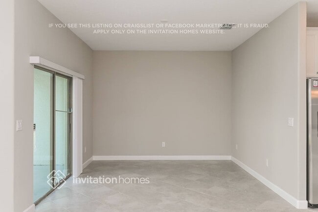 Building Photo - 2889 Coach Manors Way