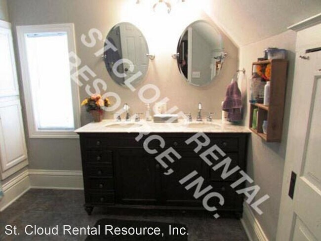 Foto del edificio - 4 br, 2 bath House - 710 15th Ave. S