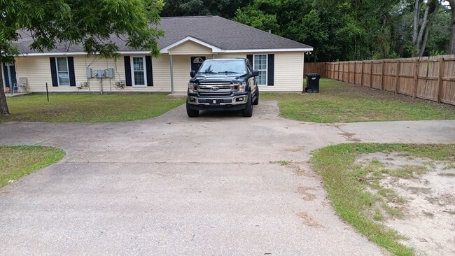 Building Photo - 1741 Elvan Ave