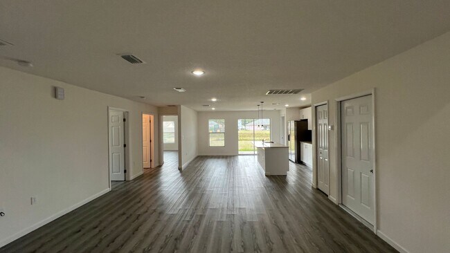 Building Photo - Gorgeous 4 Bedroom, 2 Bathroom Home in Pal...