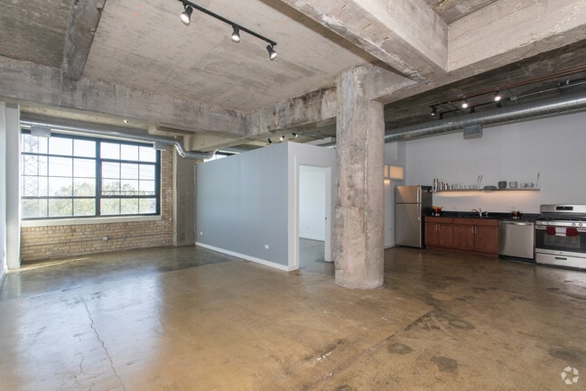 Building Photo - 2620 Washington Blvd.