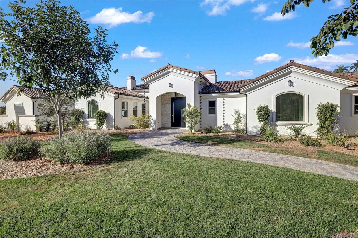 Primary Photo - 5808 Lake Vista Dr