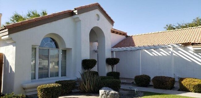 Building Photo - 3 bedrooms and 2 baths, With big yard, and...