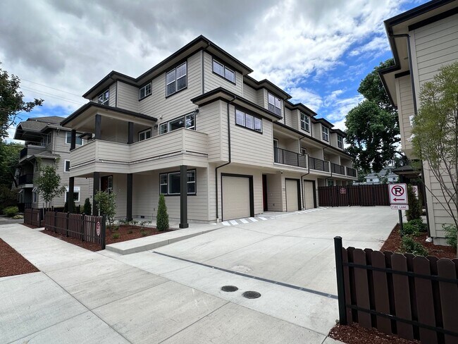 Foto del edificio - 338 E 12th Ave