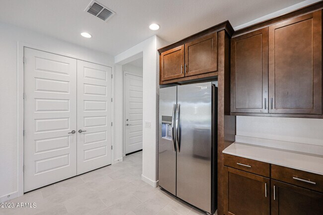 Building Photo - 2034 W Sierra Sunset Trail