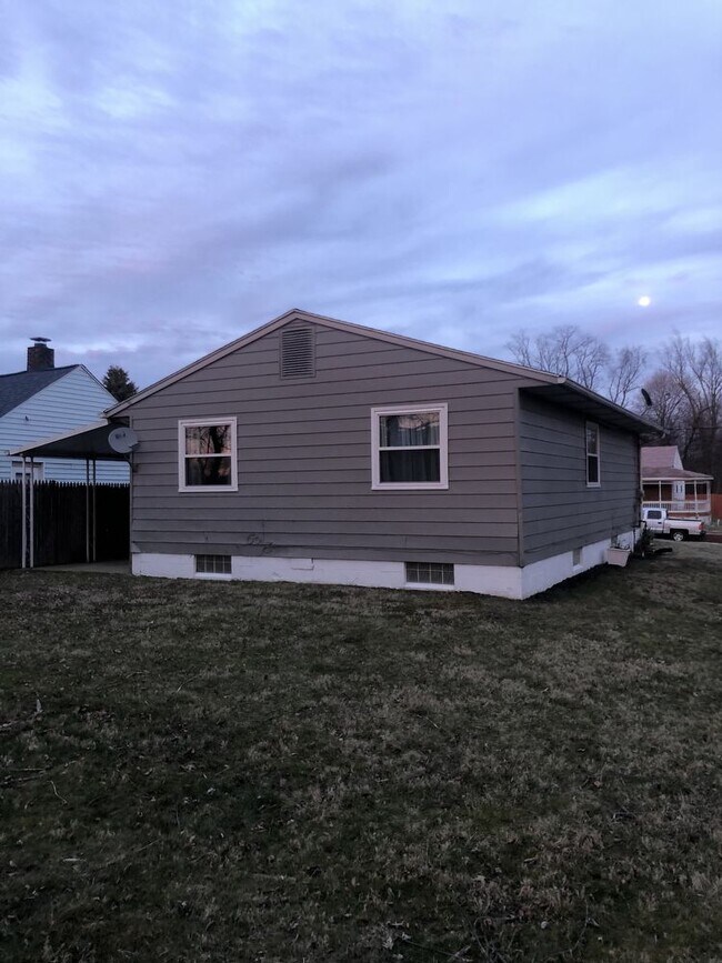 Three Bedroom Ranch House Rental in Canton, OH