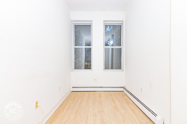 Building Photo - 804 Macon St