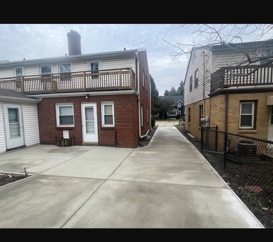 Building Photo - 8359 W Watertown Plank Rd