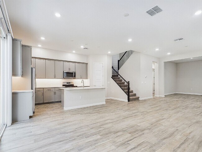 Photo - Luxe style in the heart of Arabella Apartment