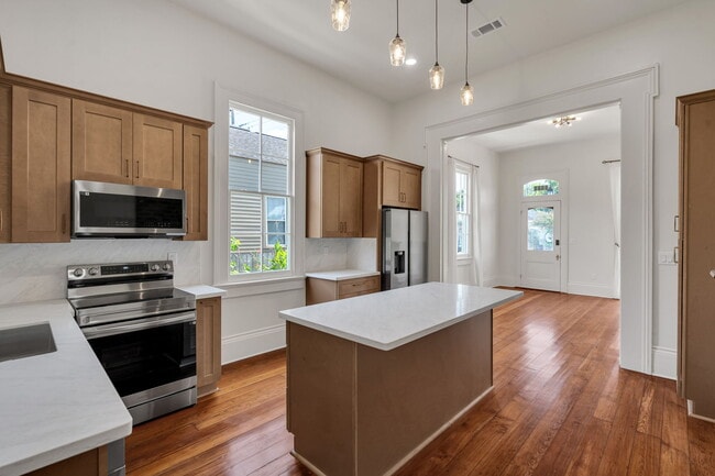 Building Photo - 3027 Saint Claude Ave