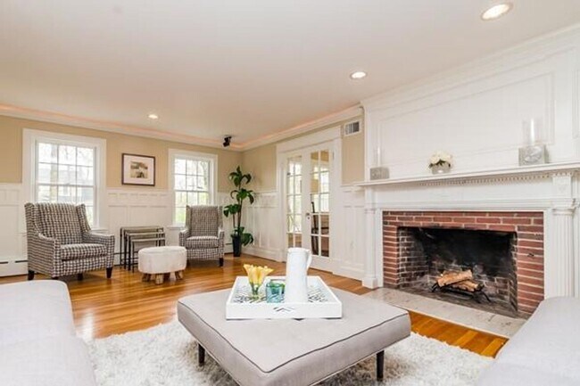 Foto del edificio - HOT NEWTON LISTING!!!