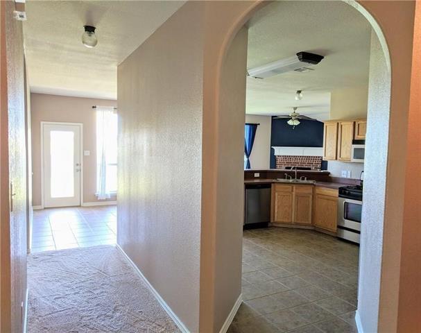 Building Photo - 2200 Fieldcrest Dr