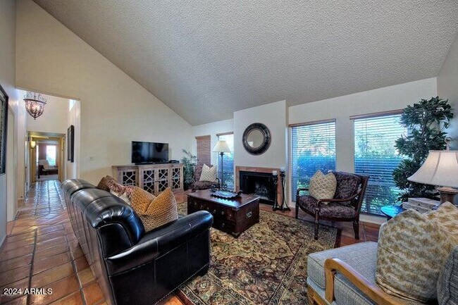 Foto del edificio - 7001 N Via Camello del Sur