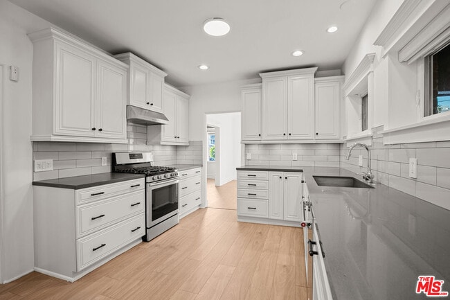 Foto del edificio - 8467 4th St