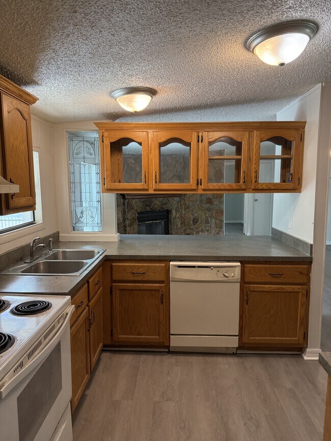 Building Photo - 610 Wolf Run