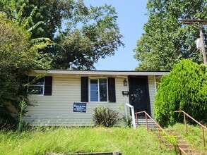 Building Photo - 336 E Olive St