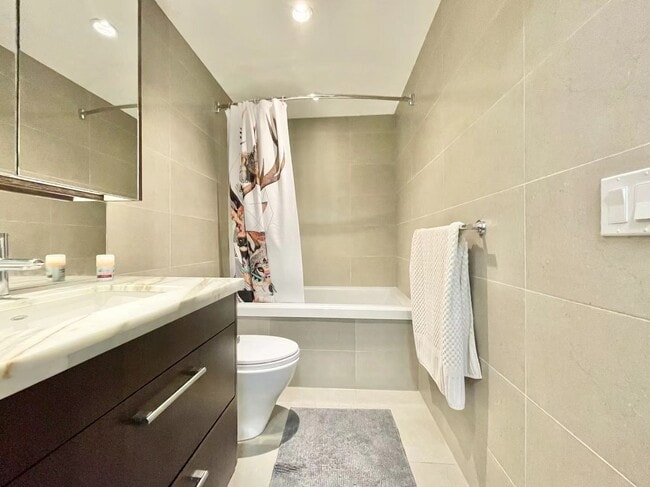 Photo du bâtiment - 1708 Columbia St