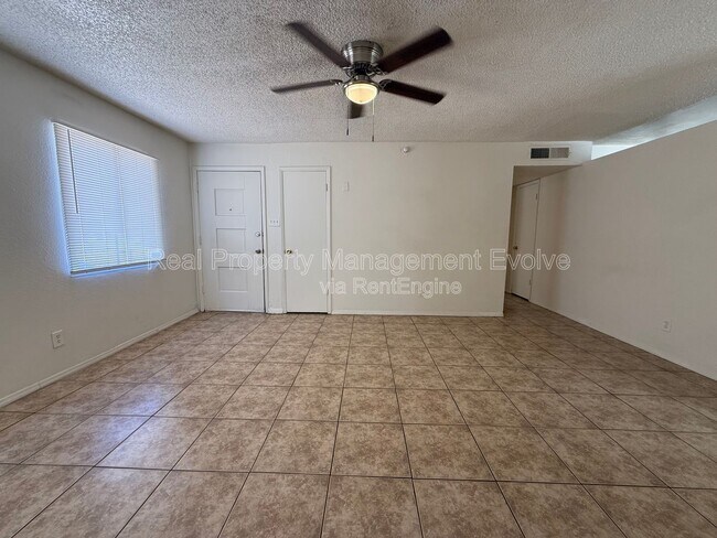 Foto del edificio - 13829 N 48th Ave