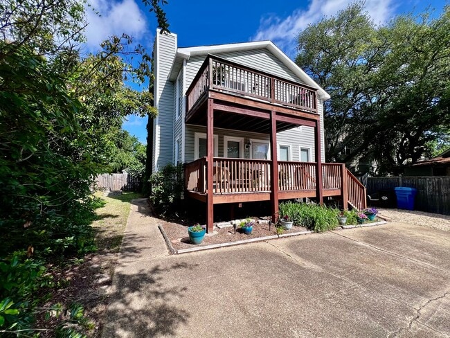 Building Photo - Super Cute Condo off Shore Drive in VB