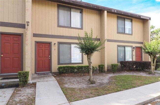 Building Photo - 2300 SW 43rd St