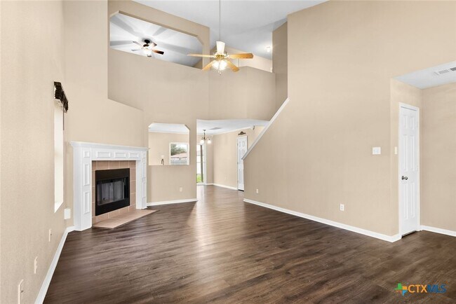 Foto del edificio - 5503 Schorn Dr