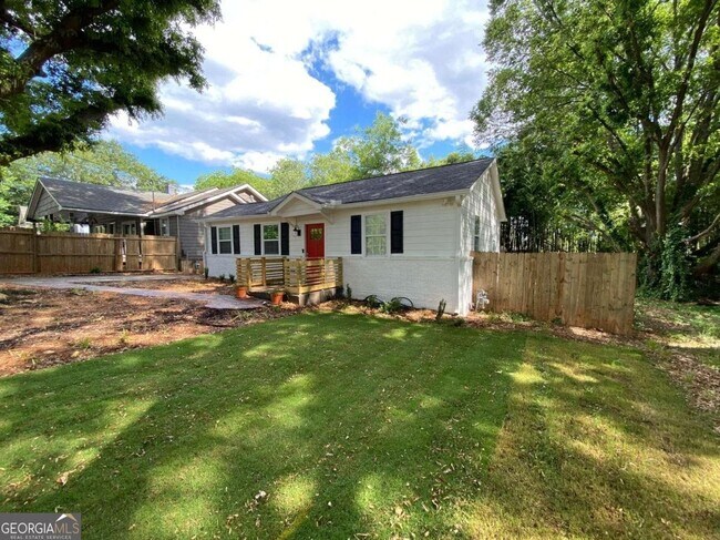 Building Photo - 1127 Dobbs Dr SE