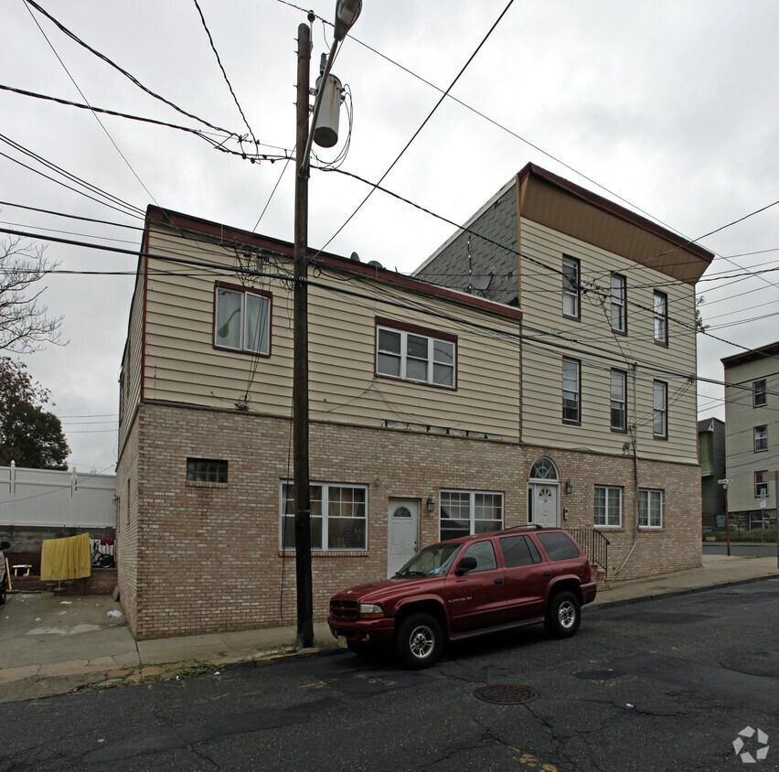 54 Stuyvesant Ave, Jersey City, NJ 07306 Apartments in Jersey City