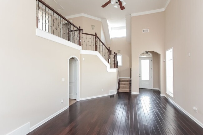 Building Photo - 2770 Hidden Falls Dr