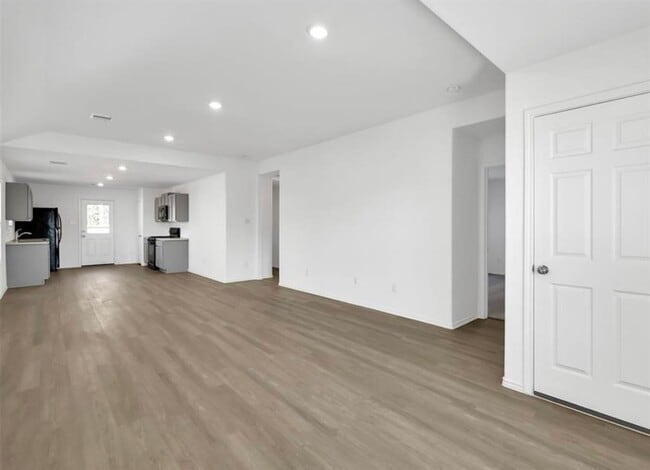 Building Photo - 3651 Solanum Dr