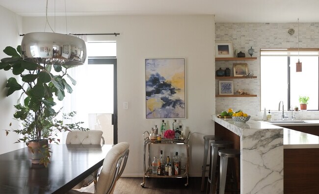 Dining room with balcony - includes a propane grill - 2201 7th St