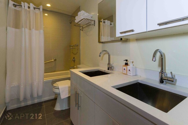 Foto del edificio - 348 E 51st St