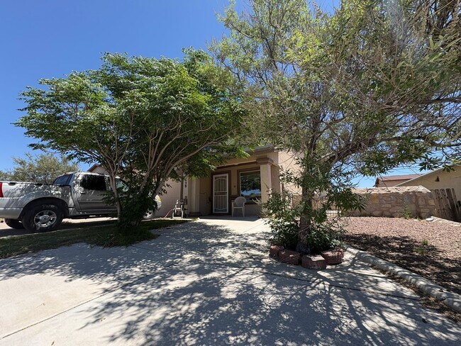 Foto del edificio - HOME FOR RENT IN ANTHONY TEXAS