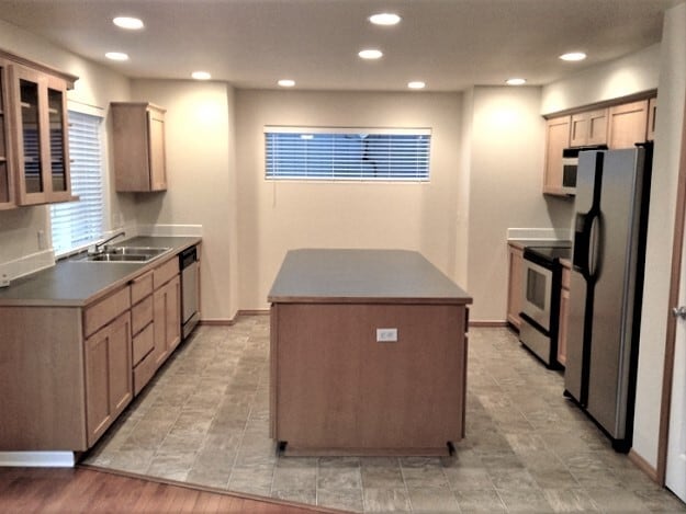 Building Photo - 3030 SW 70th Way