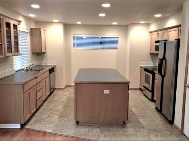 Foto del edificio - 3030 SW 70th Way