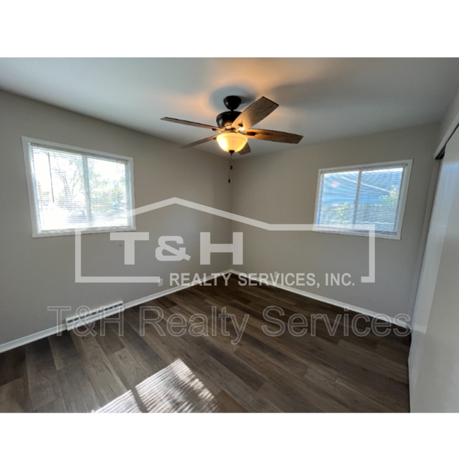 Building Photo - 2929 Apache Dr