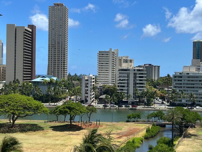 Foto del edificio - 2333 Kapiolani Blvd