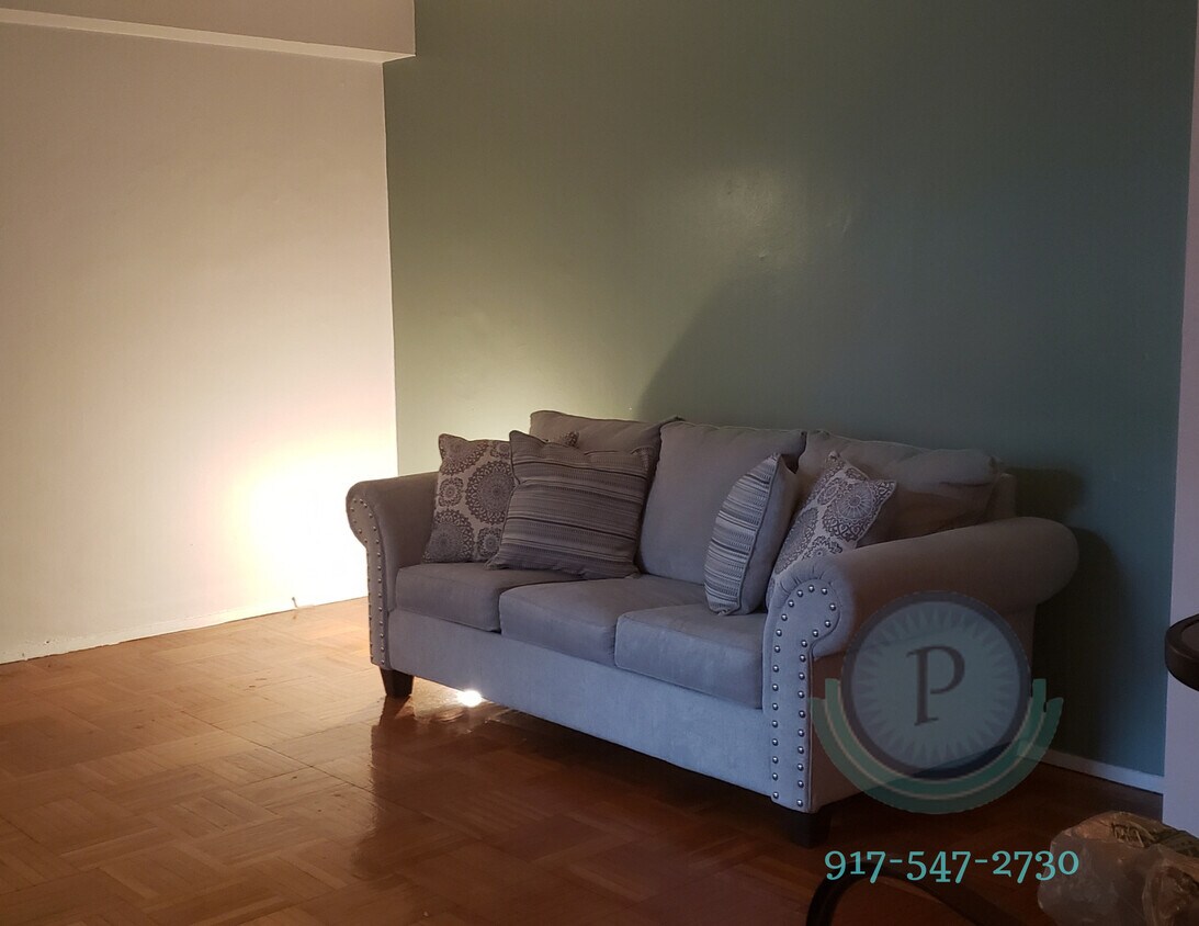 Primary Photo - 1450 Parkchester Rd
