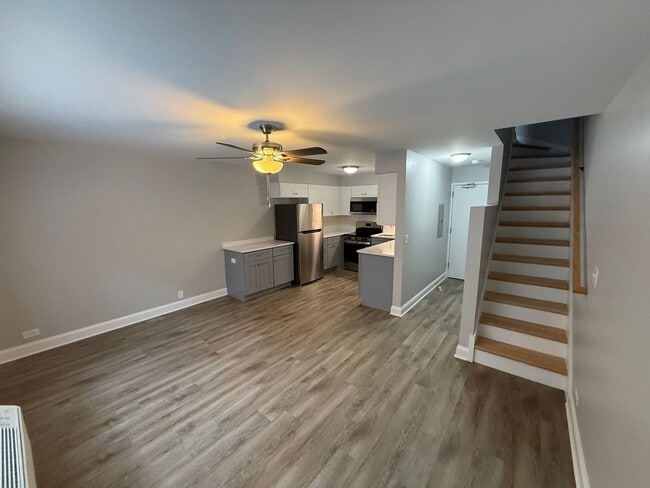 Building Photo - 744 W Gordon Terrace