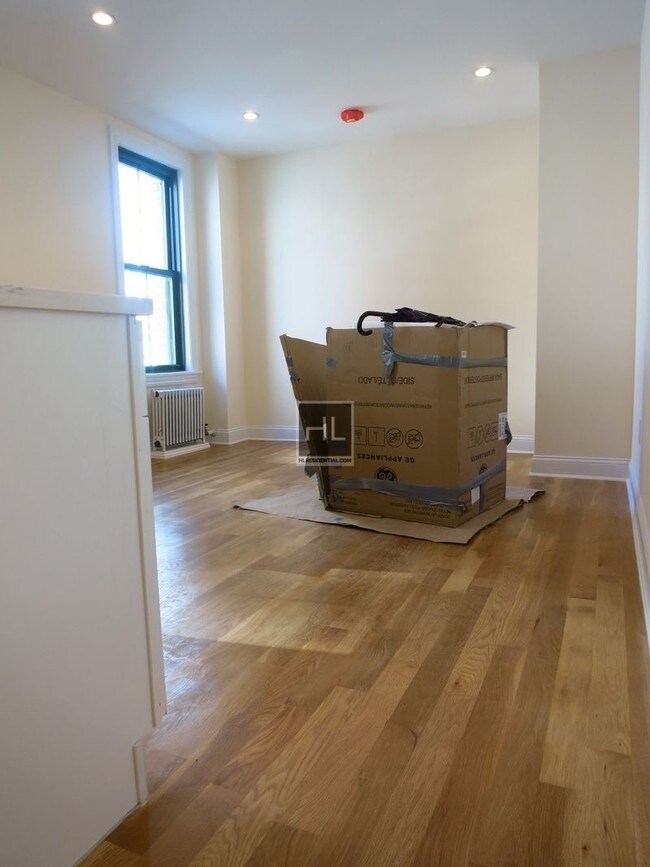 Foto del edificio - 512 E 79th St