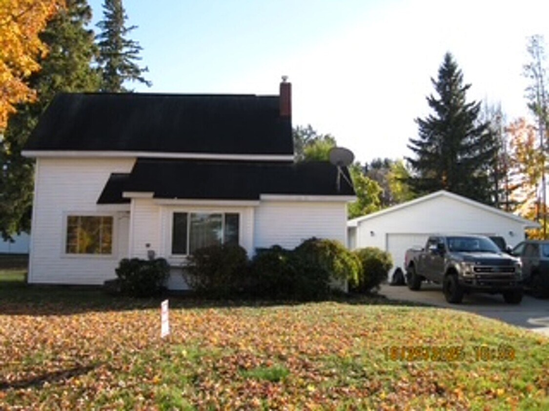 Primary Photo - Charming Updated Farmhouse in the Heart of Kingsley