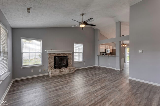 Foto del edificio - 8520 Lincoln Ct