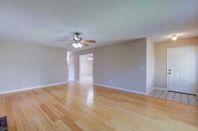 Foto del edificio - 2394 Scott Ave